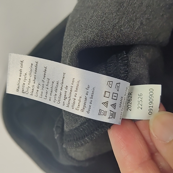 Spanx Ankle Length Ponte Legging - Picture 10 of 10